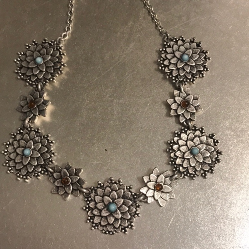A necklace of succulents.  Cute and casual!